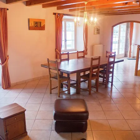 Dom wakacyjny Beautiful Holiday In Near Forest Saugues